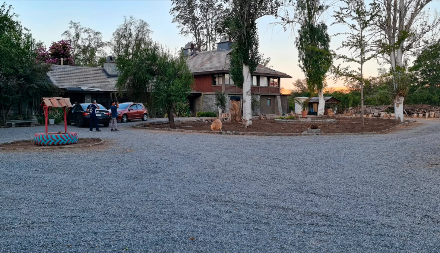 Casa y acceso de la sede Polpaico
